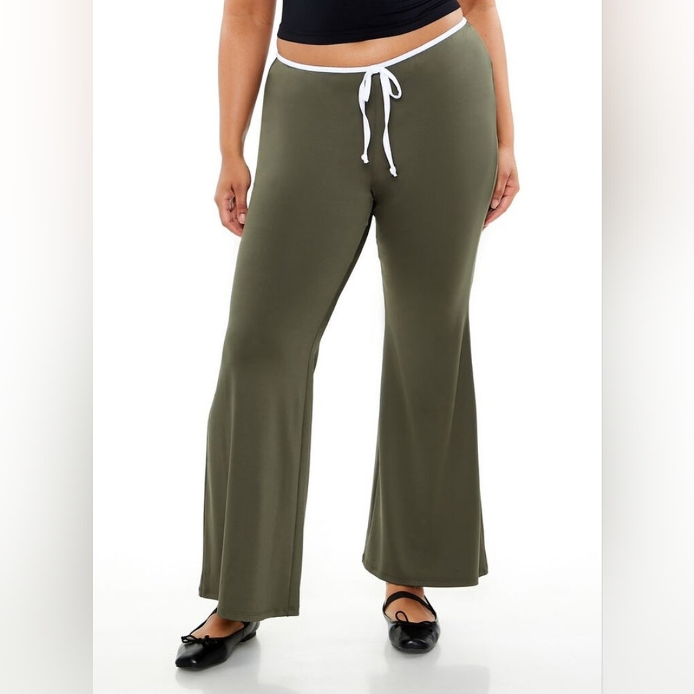 Forever 21 Plus Size Tie-Waist Flare Leggings. Size 3X. Color Olive/White
